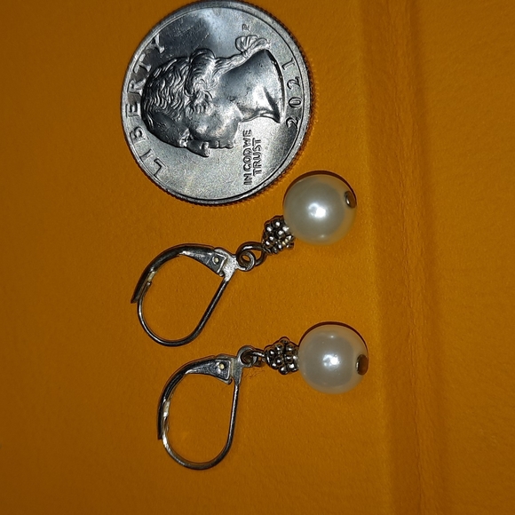 3 Pairs of Earring Silver Color and Faux Pearls They are Awesome Together - Picture 3 of 5